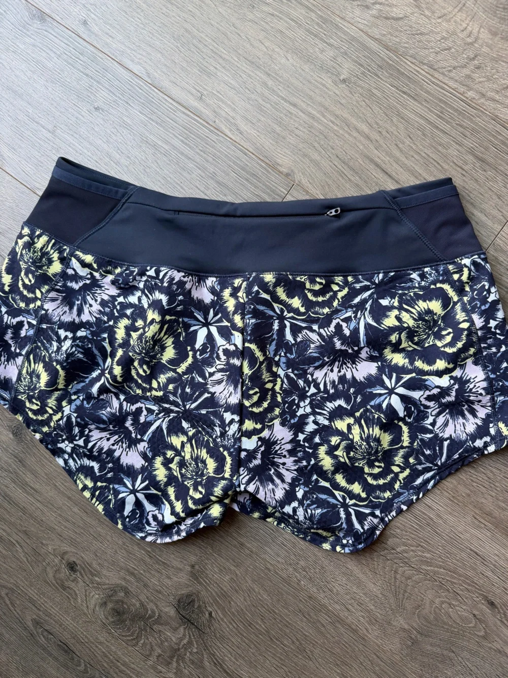 Oiselle Toolbelt Roga Short